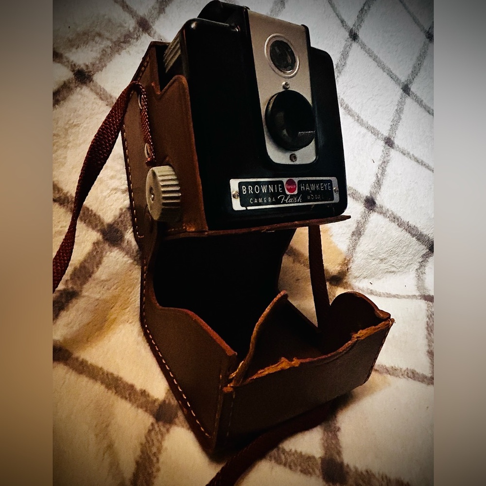 Kodak 1950’5 Hawkeye Black Camera with Brown Case
